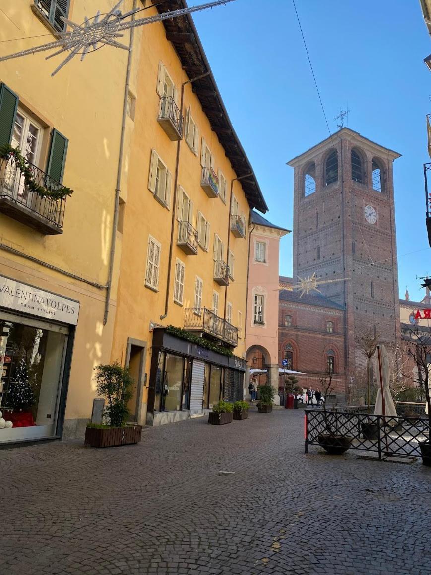 Maschera Di Ferro Appartamento In Centro Storico Pinerol Extérieur photo