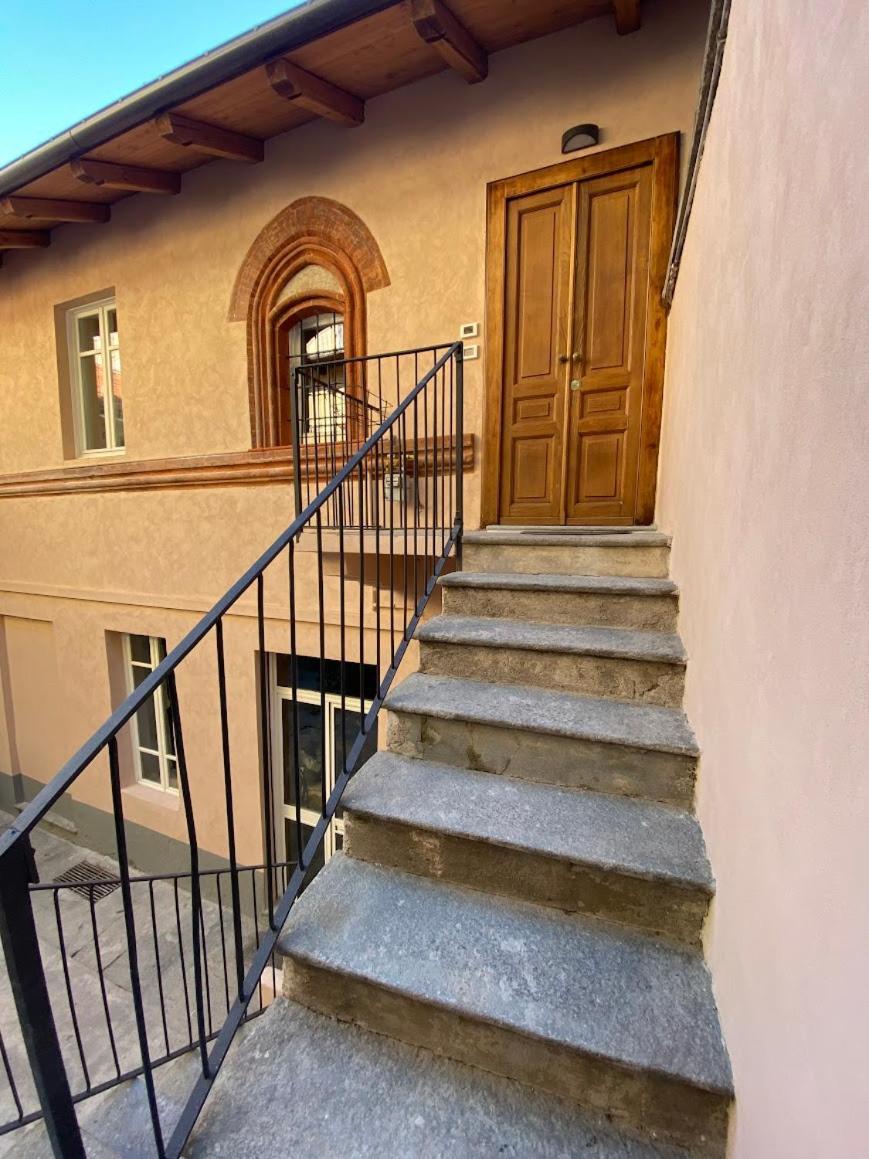 Maschera Di Ferro Appartamento In Centro Storico Pinerol Extérieur photo